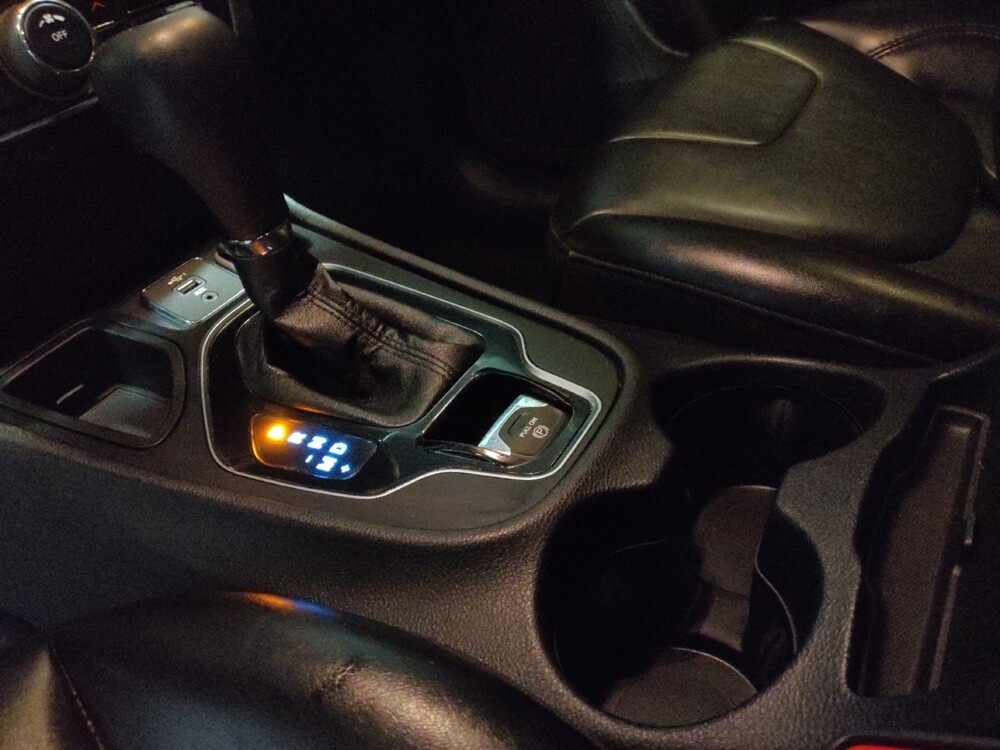 2021 Jeep Cherokee in Phoenix, AZ 85015 - 18113779 26