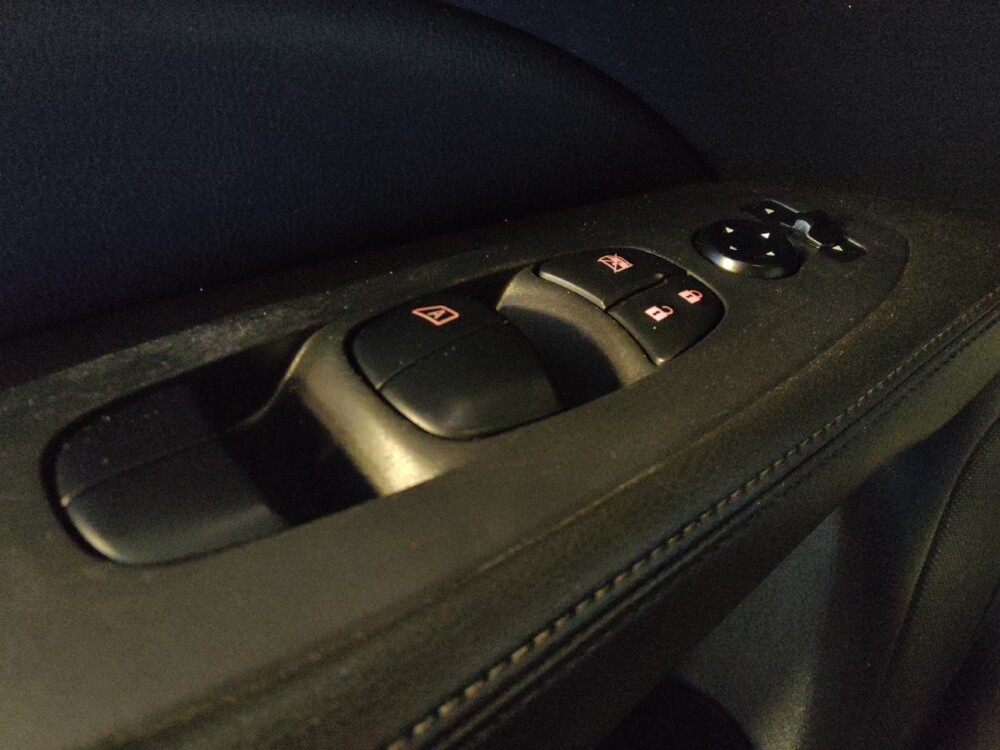 2019 Nissan Pathfinder in Phoenix, AZ 85015 - 18113783 27