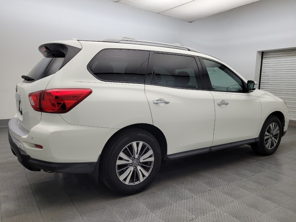 2020 Nissan Pathfinder in Glendale, AZ 85301 - 18113785 10