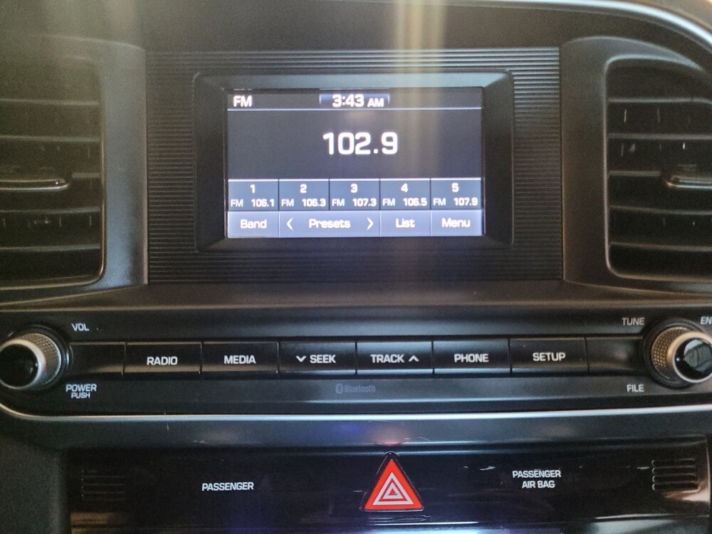 2020 Hyundai Elantra in Lakeland, FL 33815 - 18113789 25