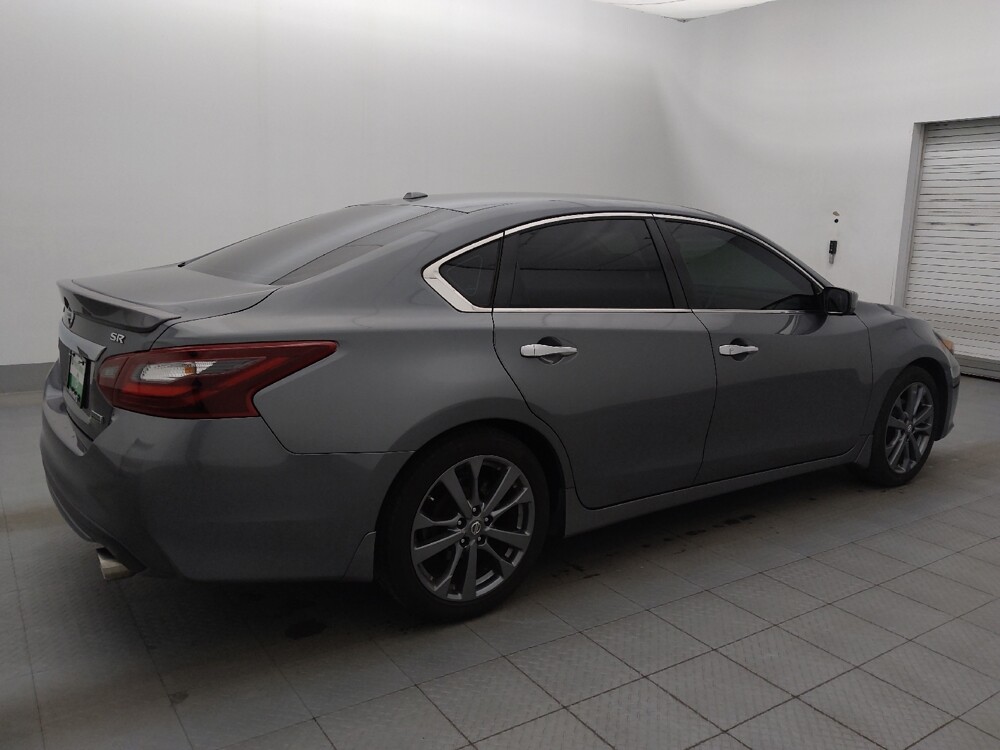 2018 Nissan Altima in Lakeland, FL 33815 - 18113790 10