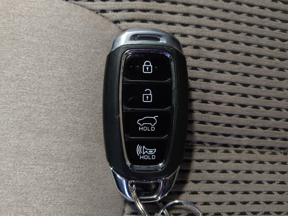 2019 Hyundai Santa Fe in Tampa, FL 33619 - 18113791 32