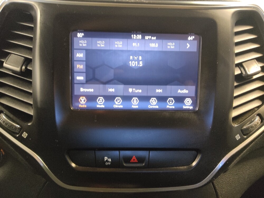 2019 Jeep Cherokee in Tampa, FL 33619 - 18113794 25