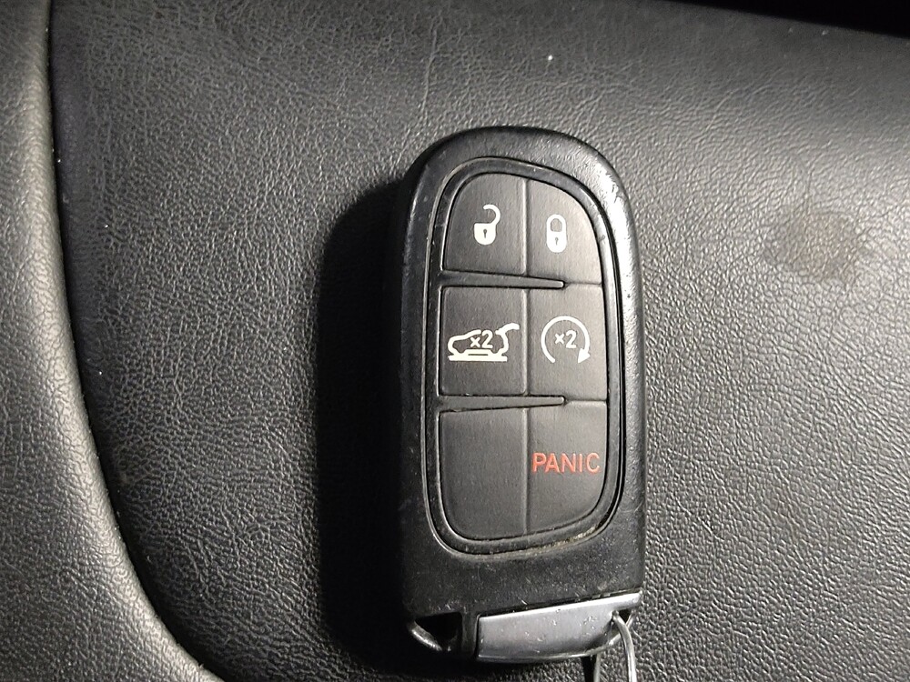 2019 Jeep Cherokee in Tampa, FL 33619 - 18113794 32