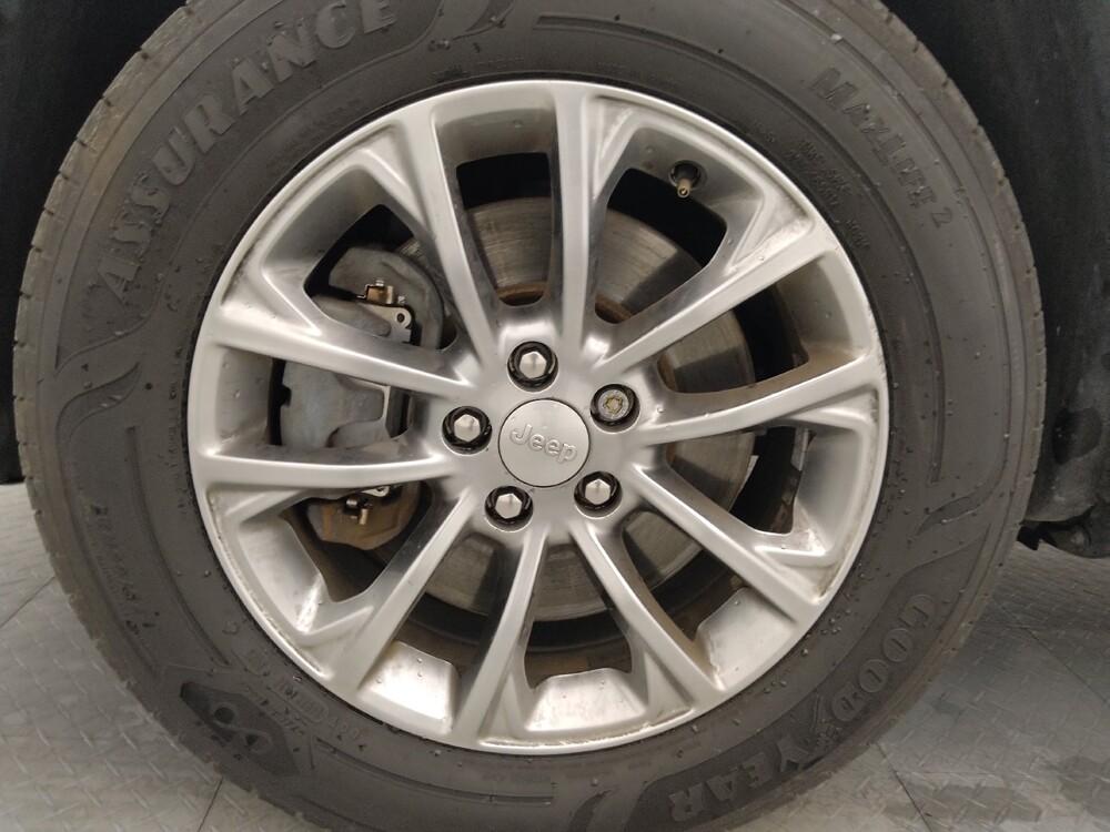 2019 Jeep Cherokee in Tampa, FL 33619 - 18113794 31