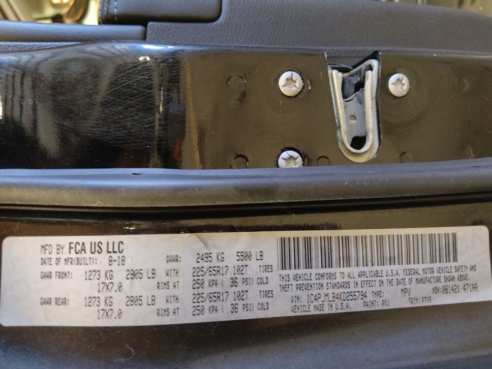 2019 Jeep Cherokee in Tampa, FL 33619 - 18113794 33