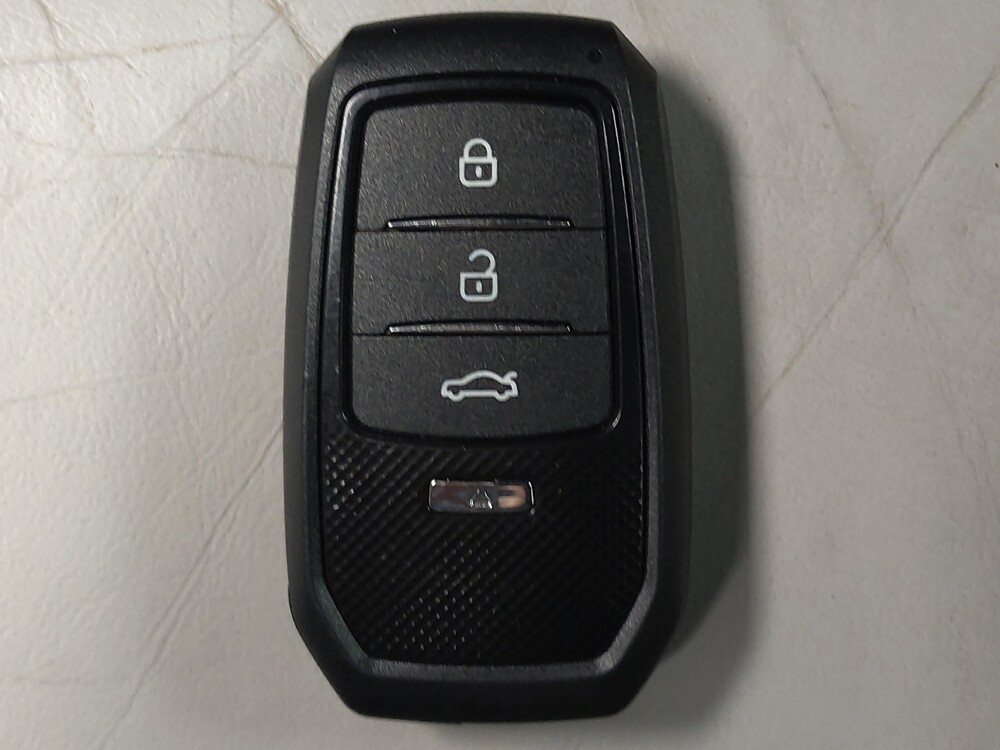 2015 Toyota Camry in Houston, TX 77060 - 18113882 32