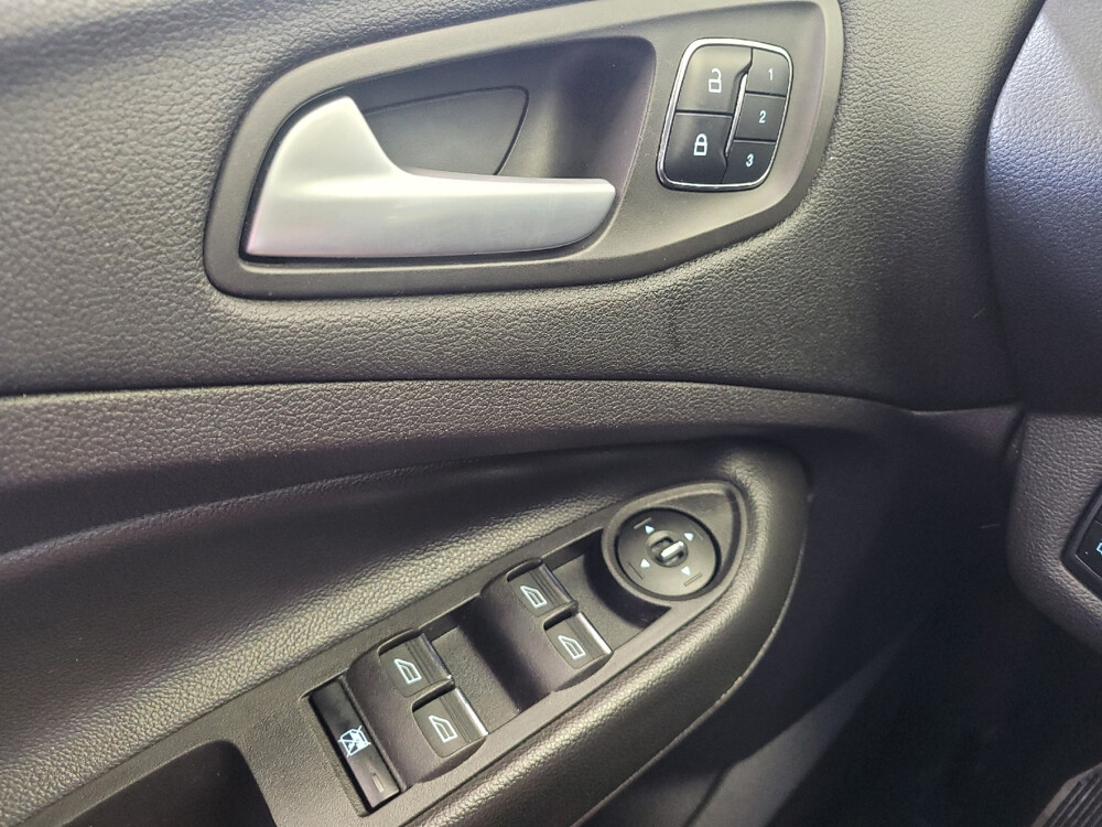 2016 Ford Escape in Cincinnati, OH 45255 - 18113891 27