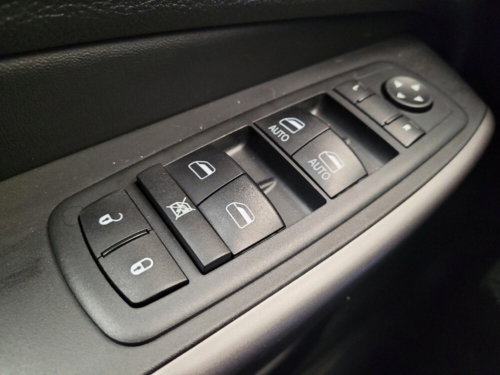 2021 Jeep Cherokee in Columbus, OH 43228 - 18113901 27