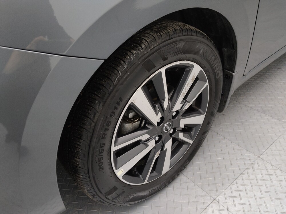 2025 Nissan Versa in St. Louis, MO 63136 - 18113934 31