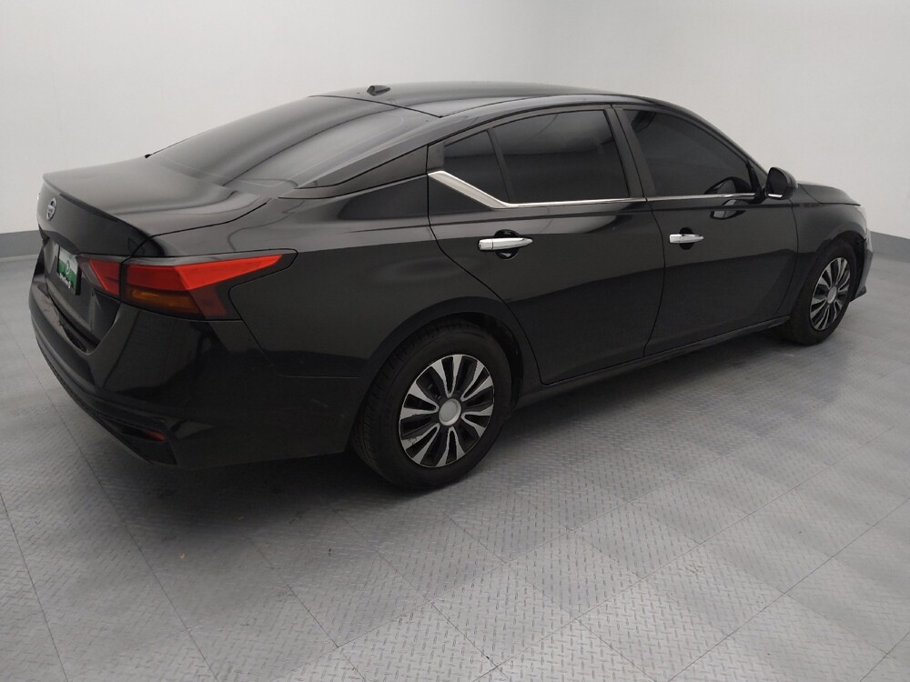 2019 Nissan Altima in Springfield, MO 65807 - 18113937 10
