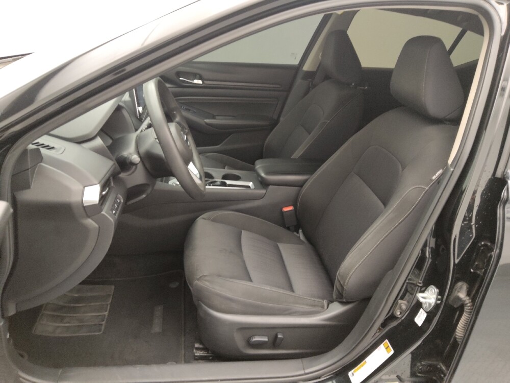 2019 Nissan Altima in Springfield, MO 65807 - 18113937 17