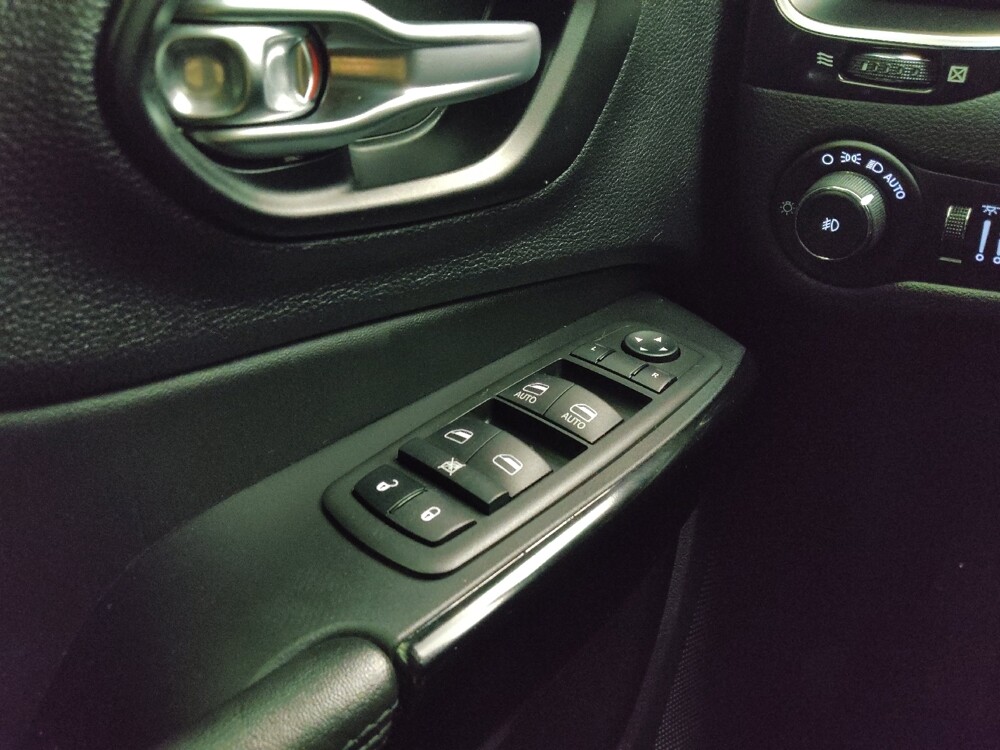 2021 Jeep Cherokee in Peoria, IL 61615 - 18113942 25