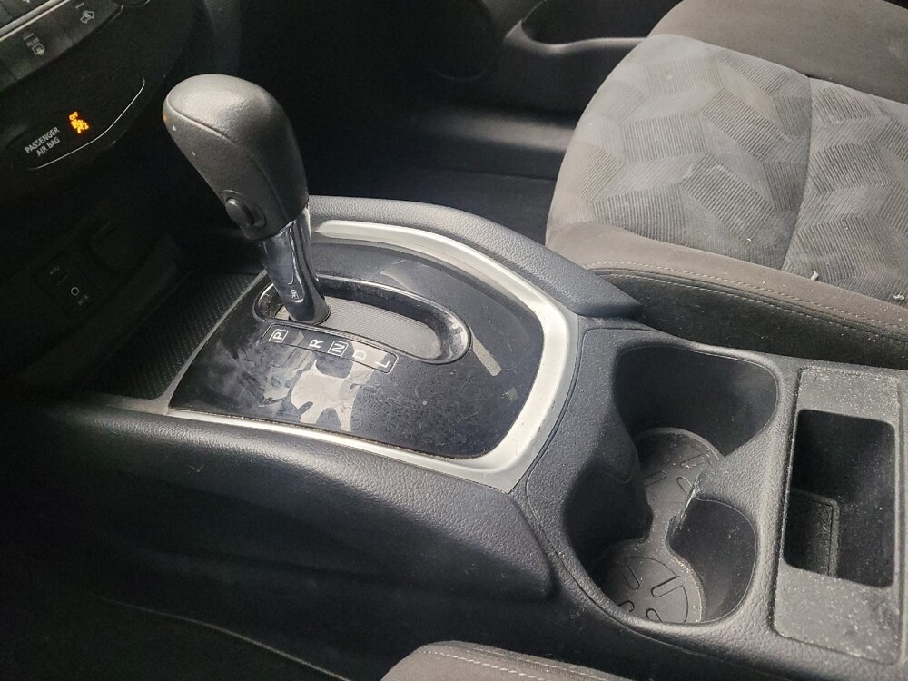 2016 Nissan Rogue in Eastpointe, MI 48021 - 18113952 26