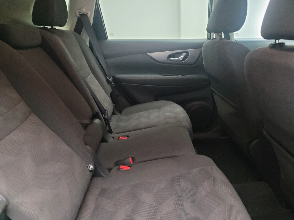 2016 Nissan Rogue in Eastpointe, MI 48021 - 18113952 19