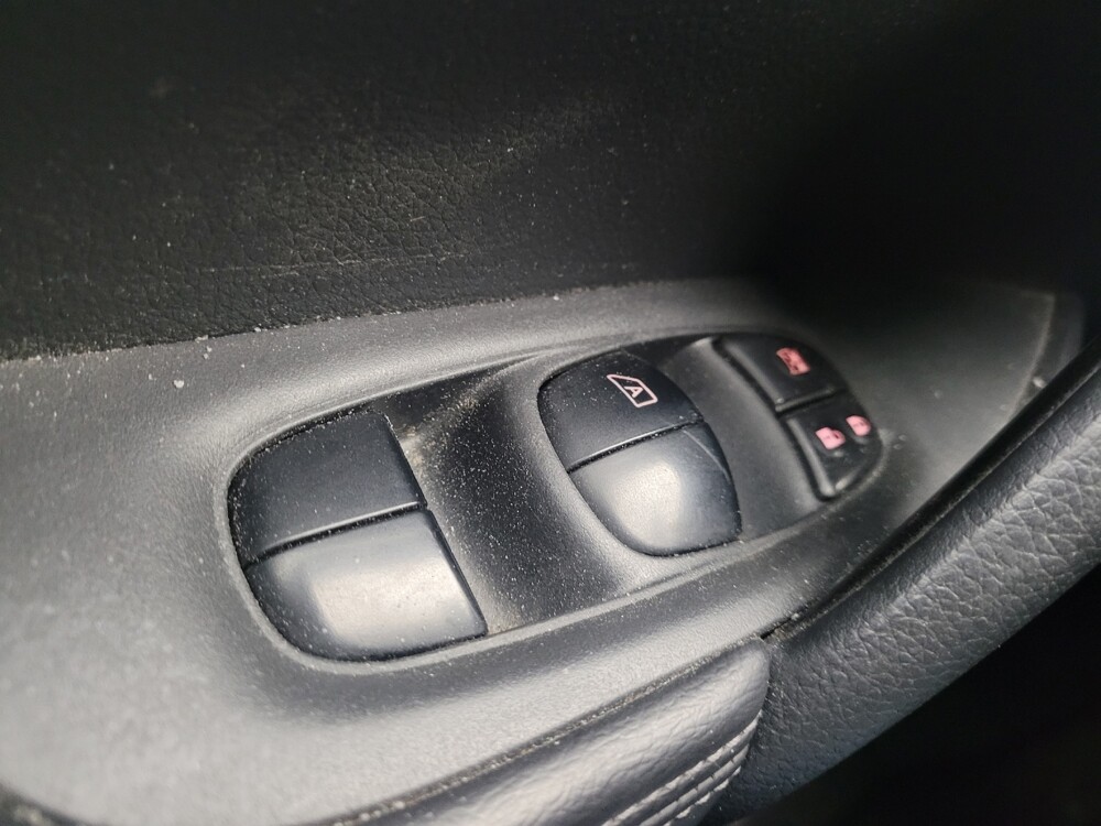 2016 Nissan Rogue in Eastpointe, MI 48021 - 18113952 27