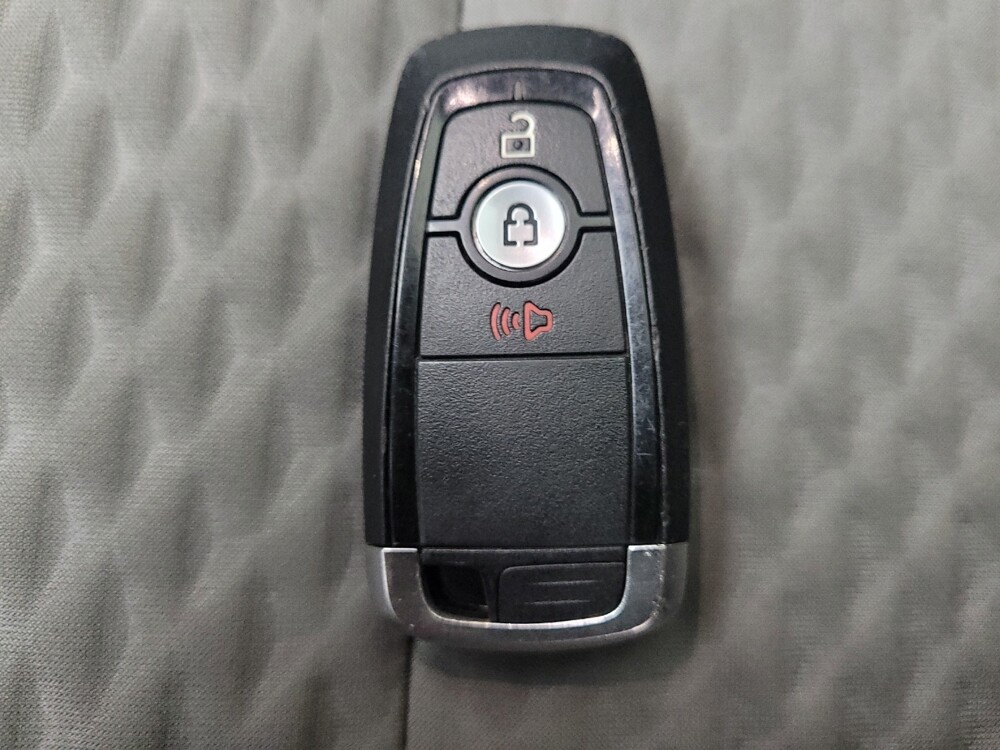 2020 Ford Escape in Taylor, MI 48180 - 18113956 32