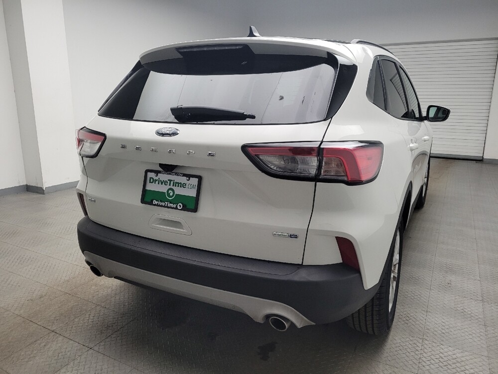 2020 Ford Escape in Taylor, MI 48180 - 18113956 7