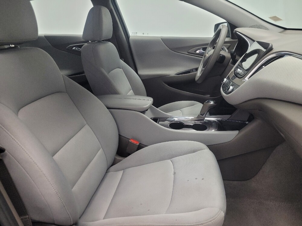 2020 Chevrolet Malibu in Highland, IN 46322 - 18113968 21