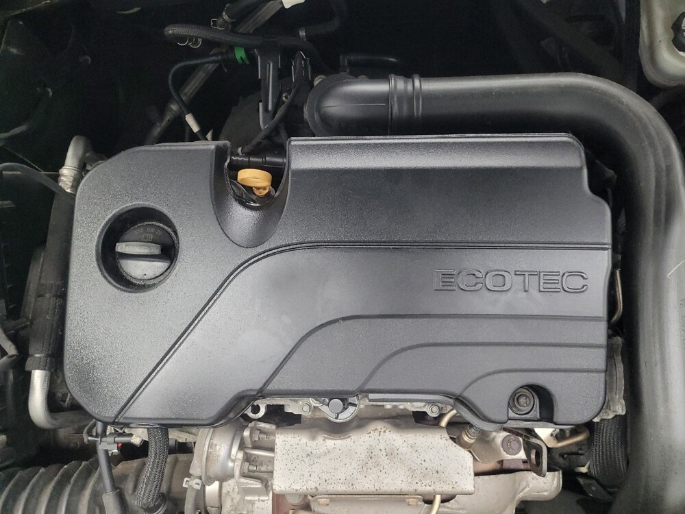 2020 Chevrolet Malibu in Highland, IN 46322 - 18113968 30