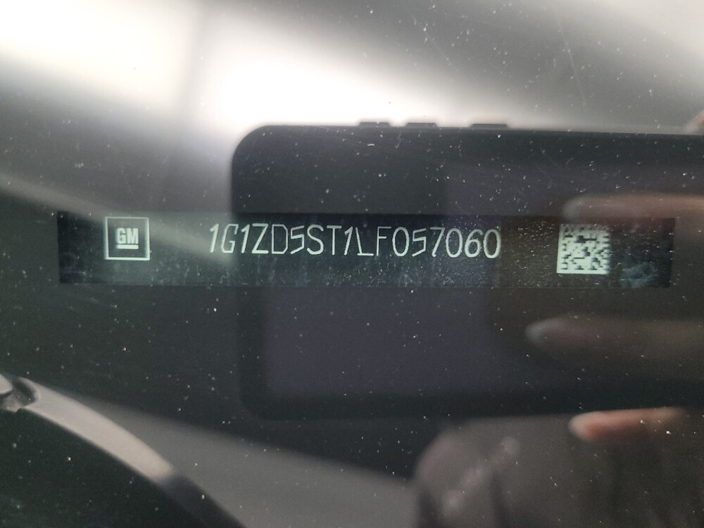 2020 Chevrolet Malibu in Highland, IN 46322 - 18113968 33