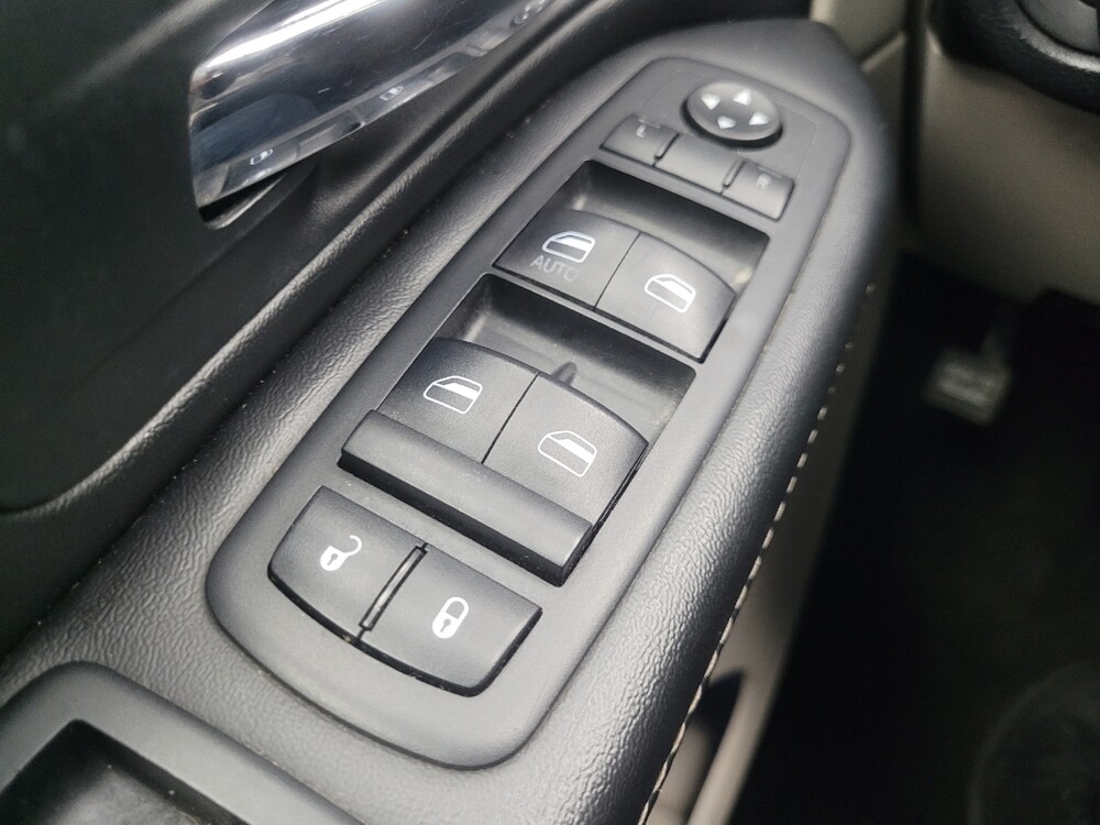 2019 Dodge Grand Caravan in Indianapolis, IN 46219 - 18113971 27