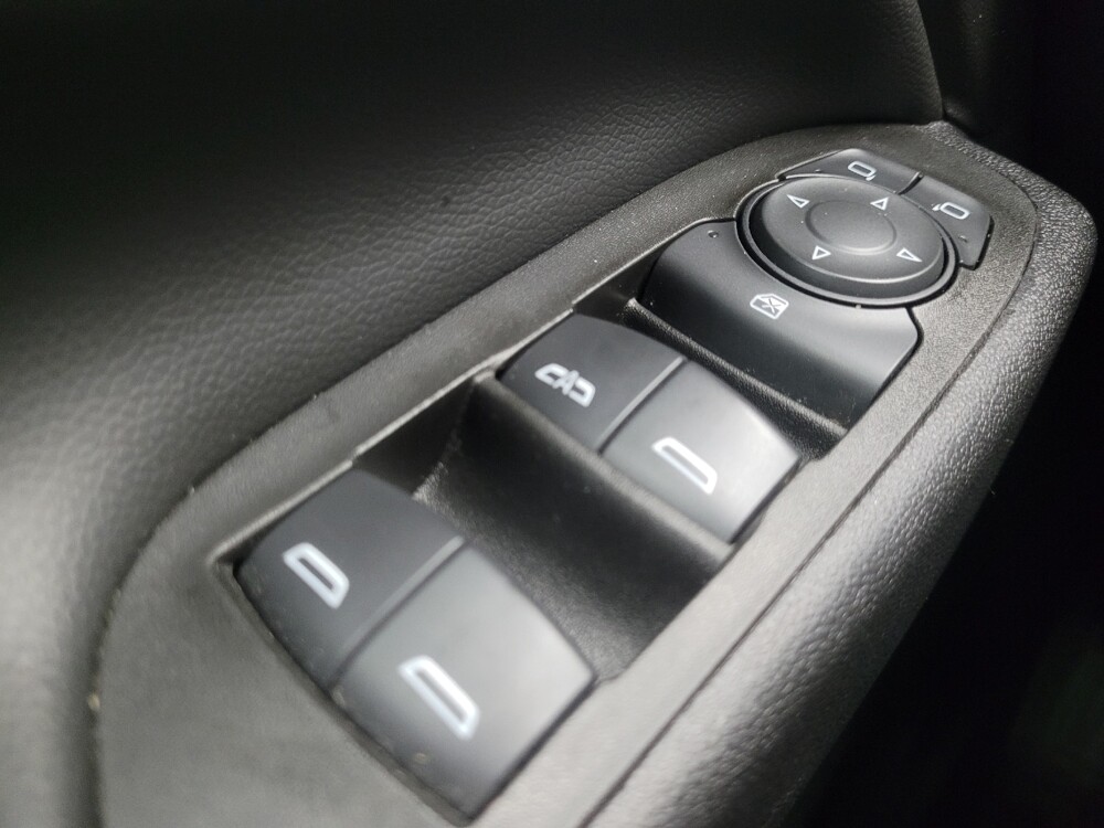 2022 Chevrolet Equinox in Indianapolis, IN 46222 - 18113972 27