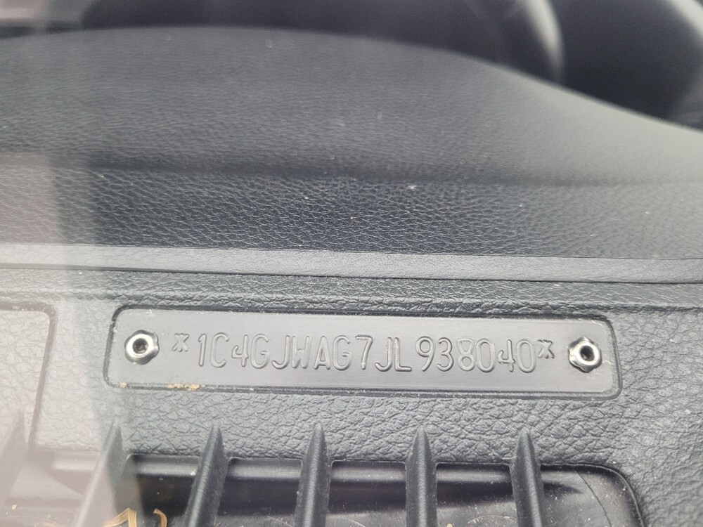 2018 Jeep Wrangler in Indianapolis, IN 46222 - 18113973 33