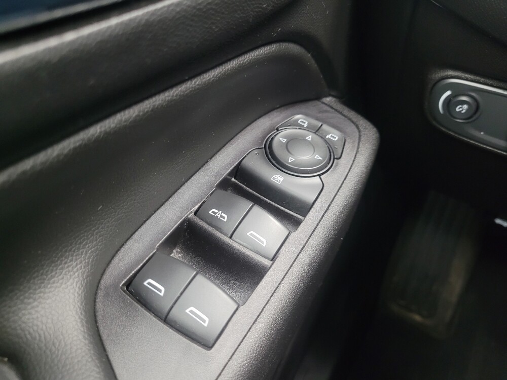 2020 Chevrolet Equinox in Indianapolis, IN 46222 - 18113975 27