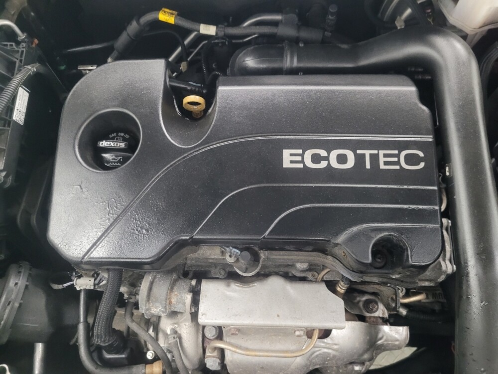 2020 Chevrolet Equinox in Indianapolis, IN 46222 - 18113975 30