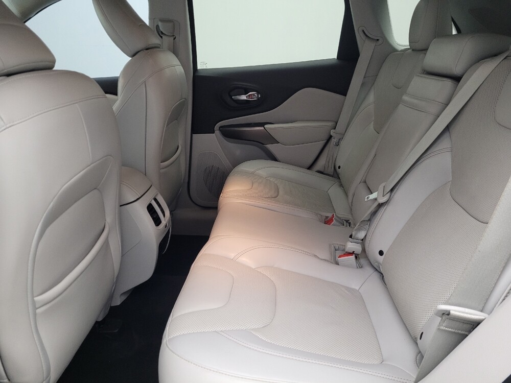 2019 Jeep Cherokee in Orlando, FL 32808 - 18113976 18