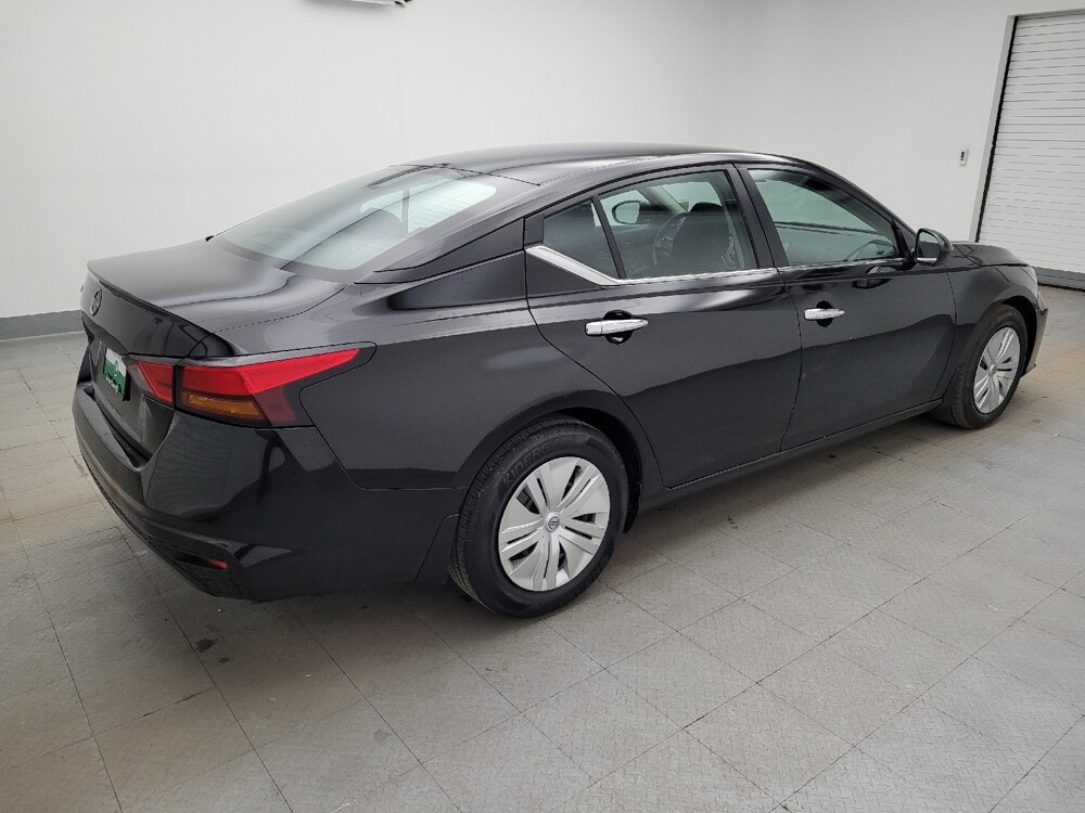 2023 Nissan Altima in Fairfield, OH 45014 - 18113987 10
