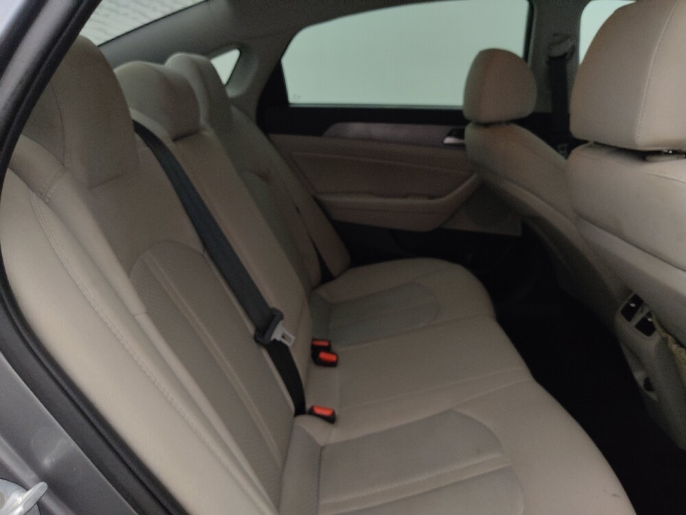 2019 Hyundai Sonata in Fort Myers, FL 33907 - 18113989 19