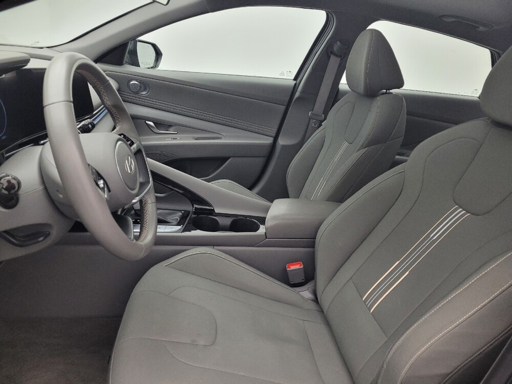 2025 Hyundai Elantra in Charleston, SC 29414 - 18113996 17