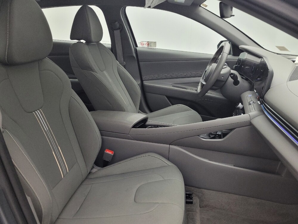 2025 Hyundai Elantra in Charleston, SC 29414 - 18113996 21