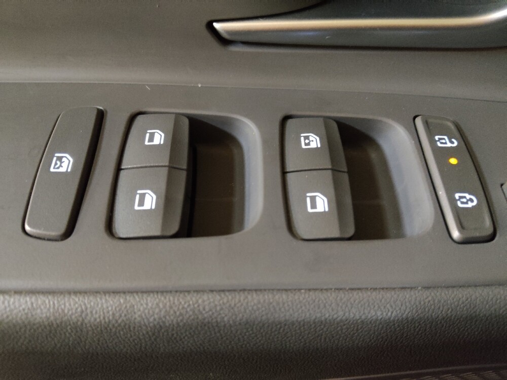 2025 Hyundai Elantra in Charleston, SC 29414 - 18113996 27