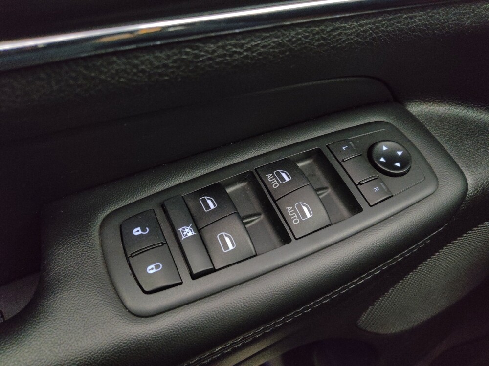 2019 Jeep Grand Cherokee in Lombard, IL 60148 - 18114002 27