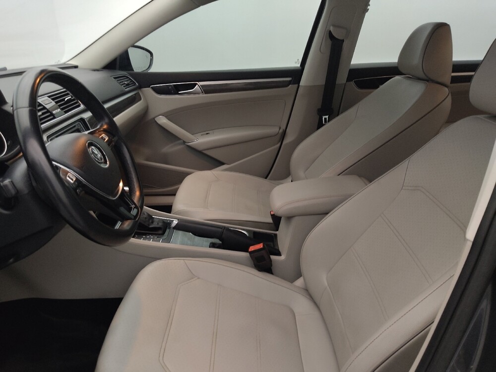 2018 Volkswagen Passat in Fort Myers, FL 33907 - 18114015 17