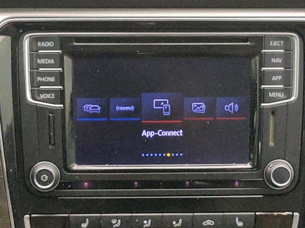 2018 Volkswagen Passat in Fort Myers, FL 33907 - 18114015 25