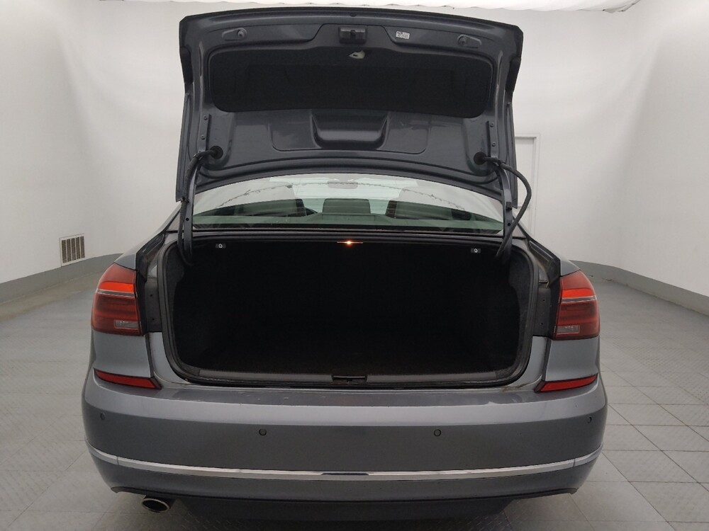 2018 Volkswagen Passat in Fort Myers, FL 33907 - 18114015 29