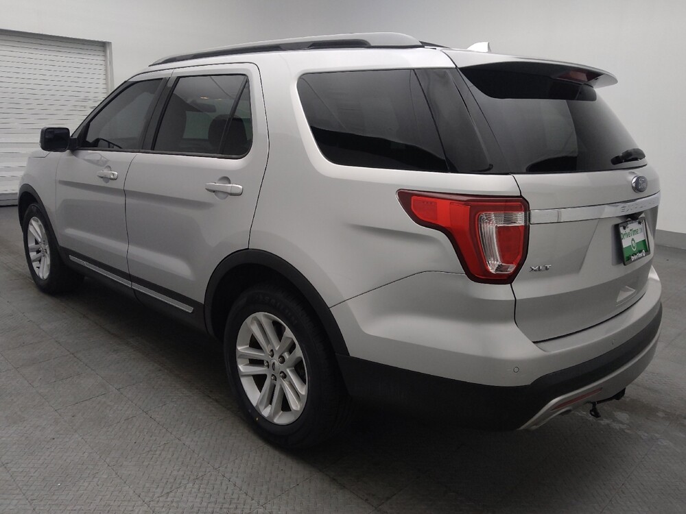 2017 Ford Explorer in Orlando, FL 32808 - 18114026 5