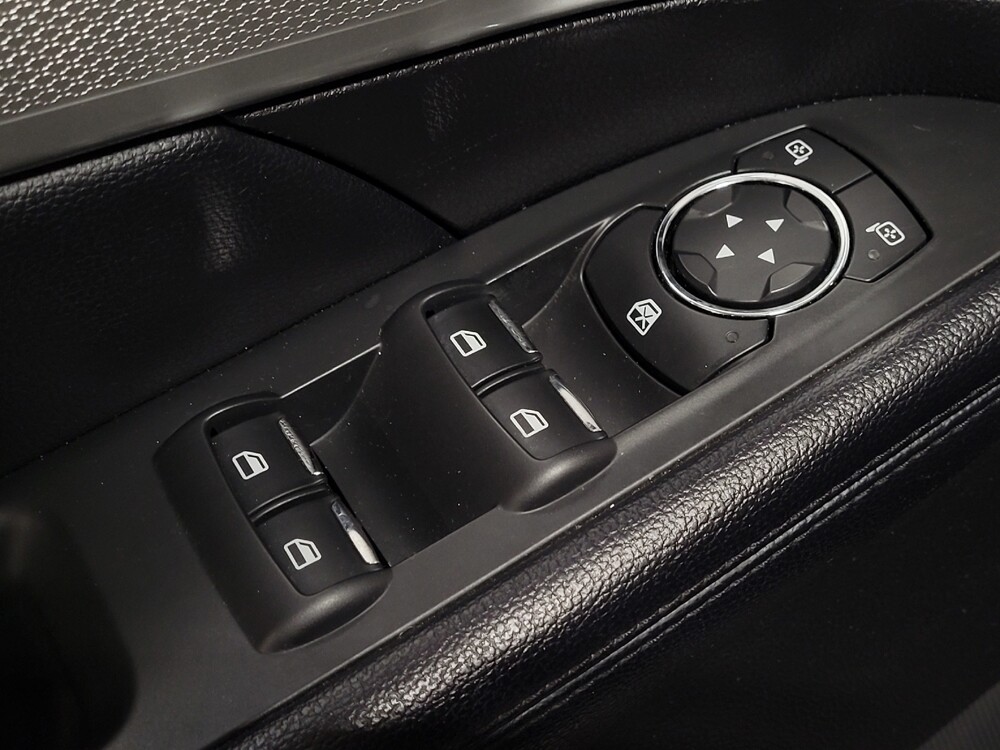 2017 Ford Explorer in Orlando, FL 32808 - 18114026 27