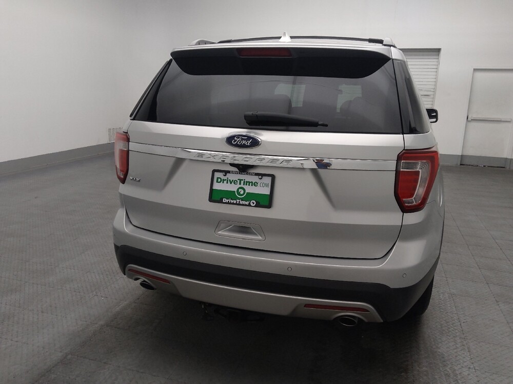 2017 Ford Explorer in Orlando, FL 32808 - 18114026 7
