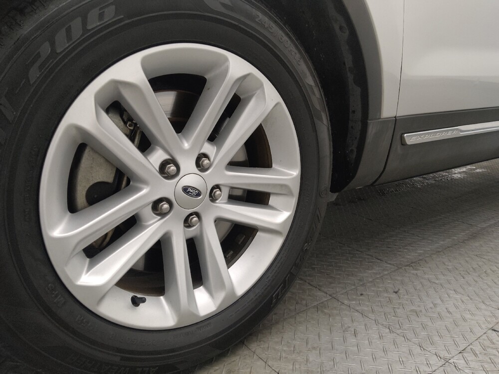 2017 Ford Explorer in Orlando, FL 32808 - 18114026 31