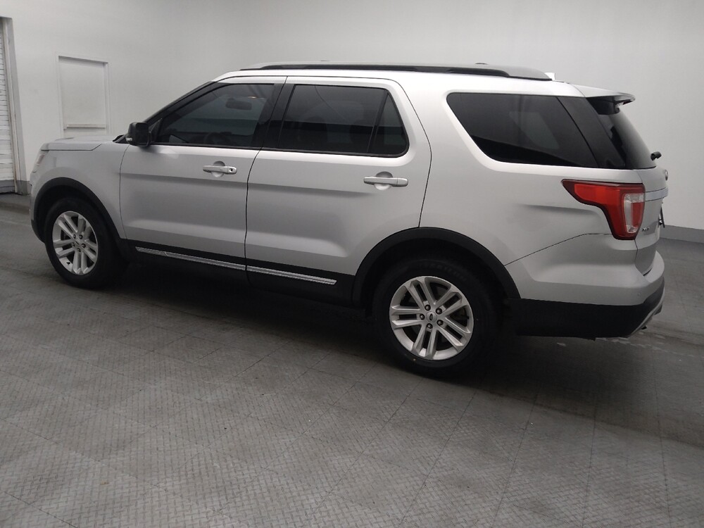 2017 Ford Explorer in Orlando, FL 32808 - 18114026 3