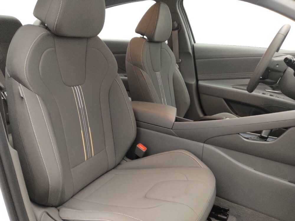 2025 Hyundai Elantra in Kissimmee, FL 34744 - 18114029 21