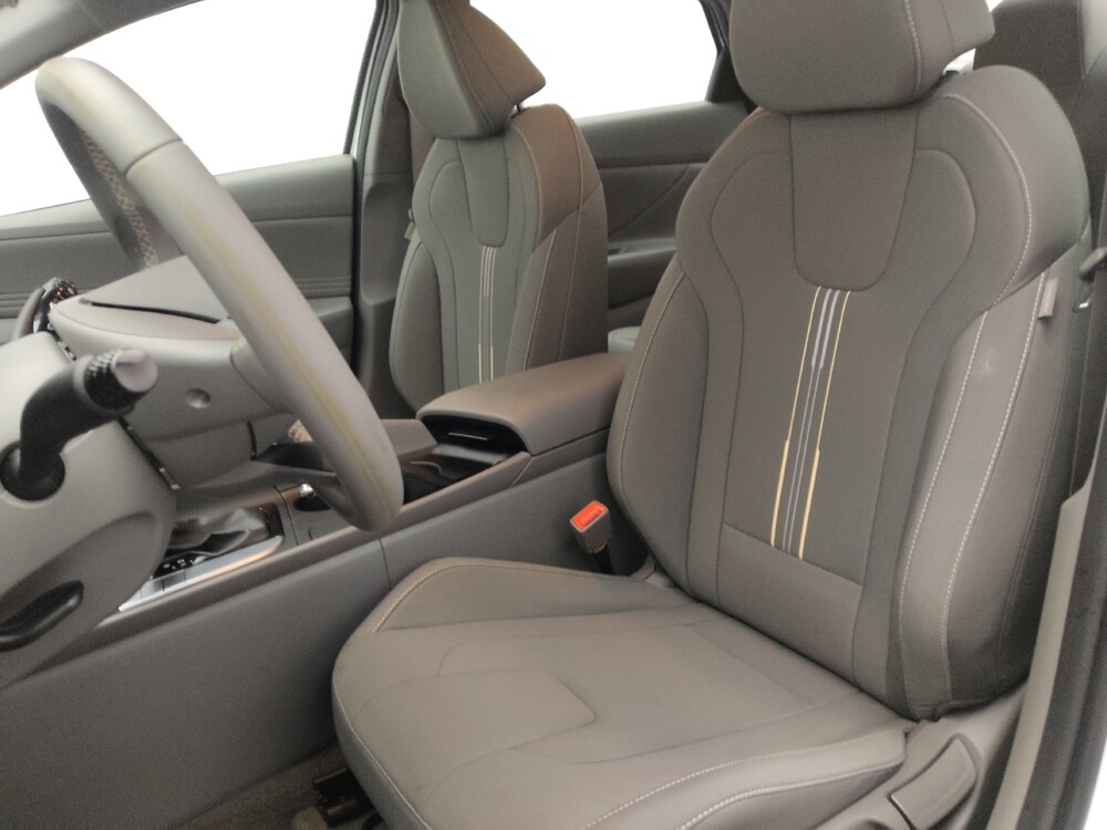 2025 Hyundai Elantra in Kissimmee, FL 34744 - 18114029 17