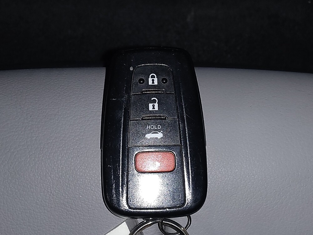 2018 Toyota Camry in Pensacola, FL 32505 - 18114031 32