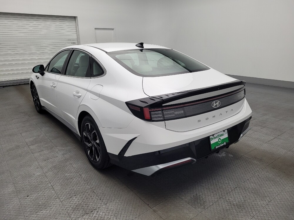 2024 Hyundai Sonata in Greenville, SC 29607 - 18114035 5
