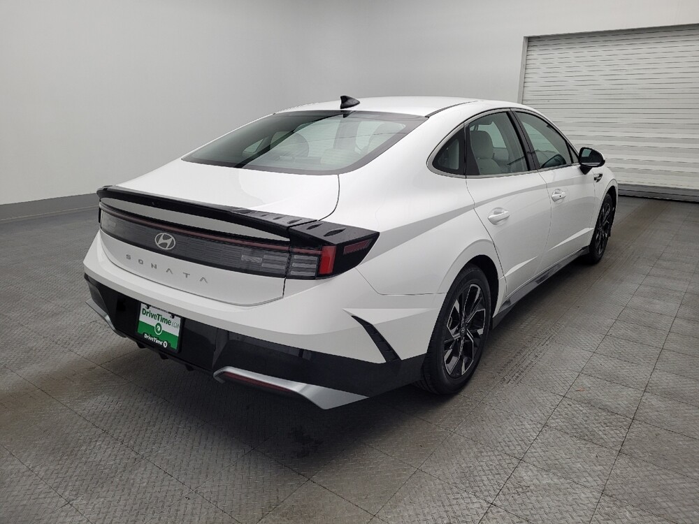 2024 Hyundai Sonata in Greenville, SC 29607 - 18114035 9